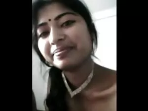 Slim milf inde noir  ...